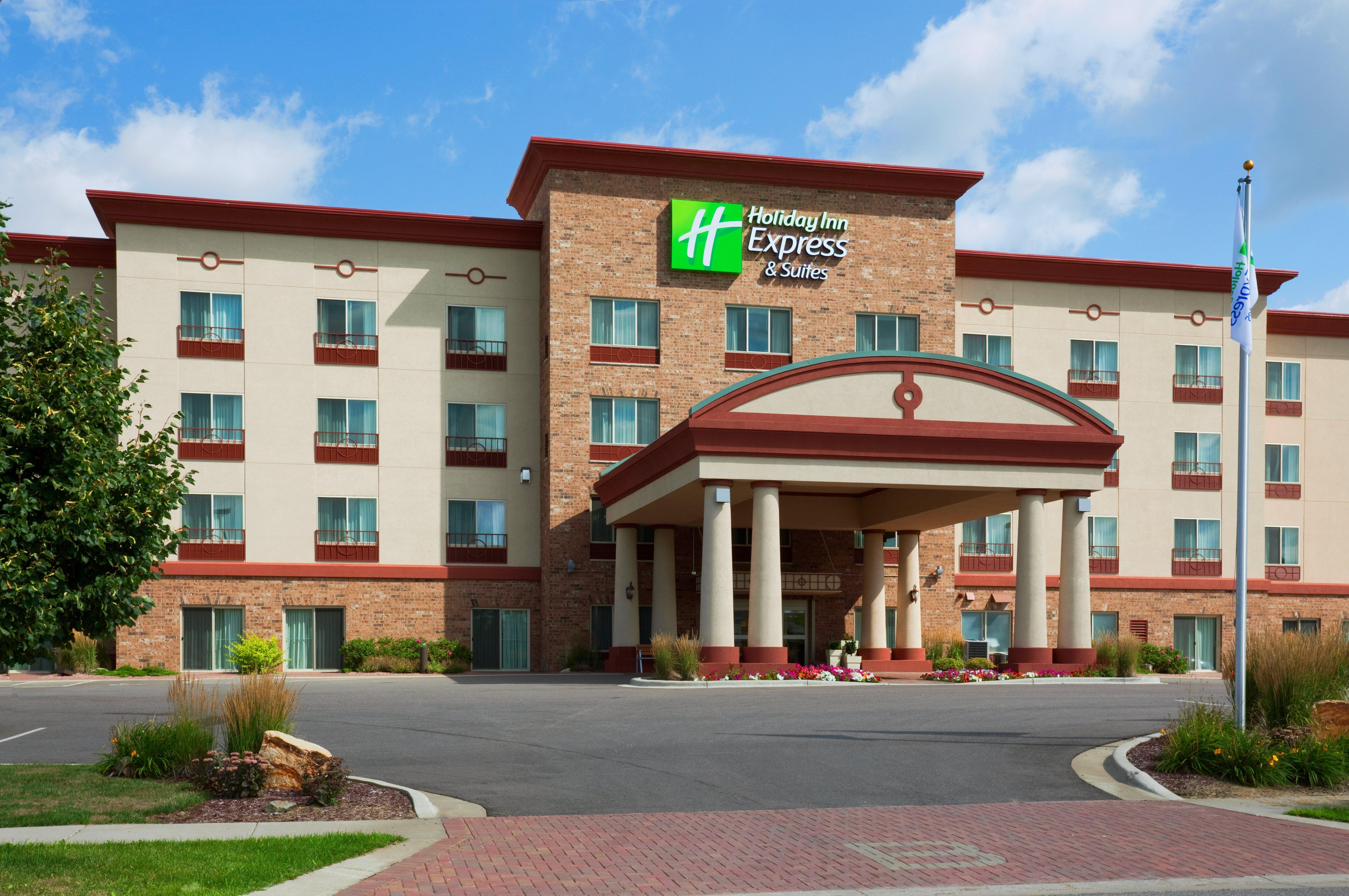 Holiday Inn Express & Suites Wausau, An Ihg Hotel Weston Exterior photo